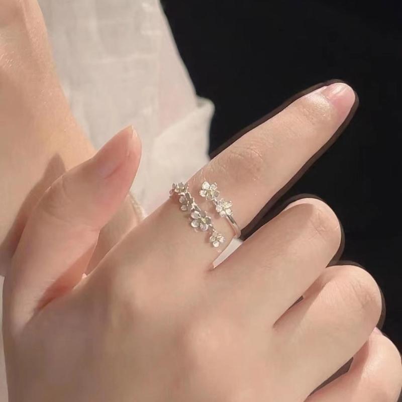Elegant Irises Flower Adjustable Rings Silver Color Adjustable Rings Highlighting Elegant And Stylish Floral Designs