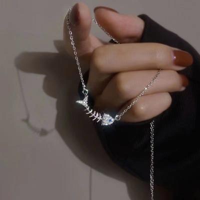 New Fashion Silver Color Fish Bones Pendant Necklace for Women Shiny Crystal Clavicle Chain Necklace Jewelry Gifts