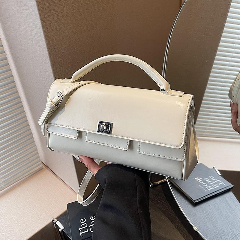 Large capacity bag women's summer new fashion niche design shoulder messenger bag portable work commuter bag