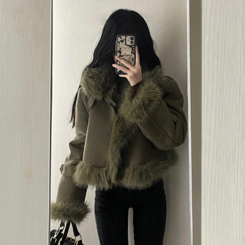Fur integrated suede short jacket women's autumn and winter feeling loose thickened locomotive jacket top