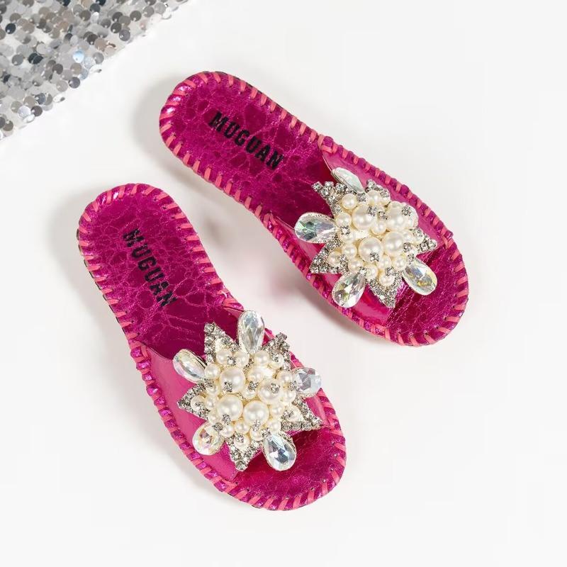 Retro fashion pearl flower flat-bottomed slippers women's new with skirt one-word beach drag tide