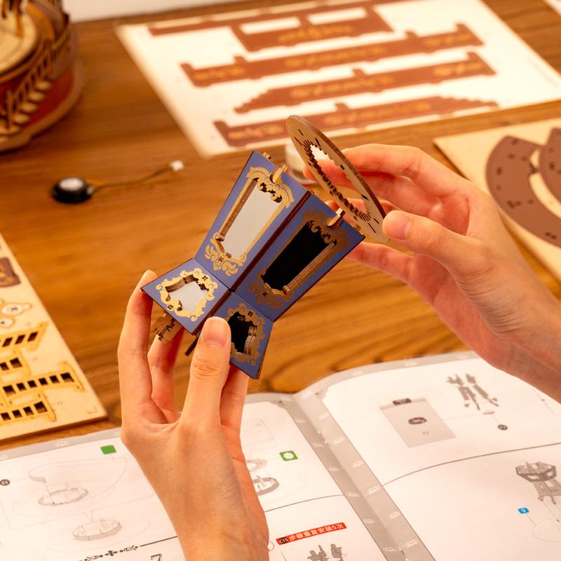 Robotime Carousel Music Box 3D Wooden Puzzle With LED Lights Gear Model Building Construction Craft Kits Xmas Gifts for Adult