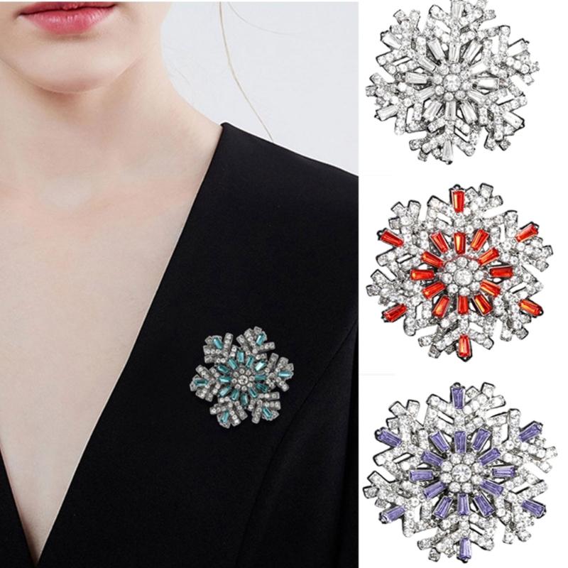 Elegant 3D Rotating Snowflake Brooch For Formal Event And Holiday Parties Crafted From Sturdy Alloy Material