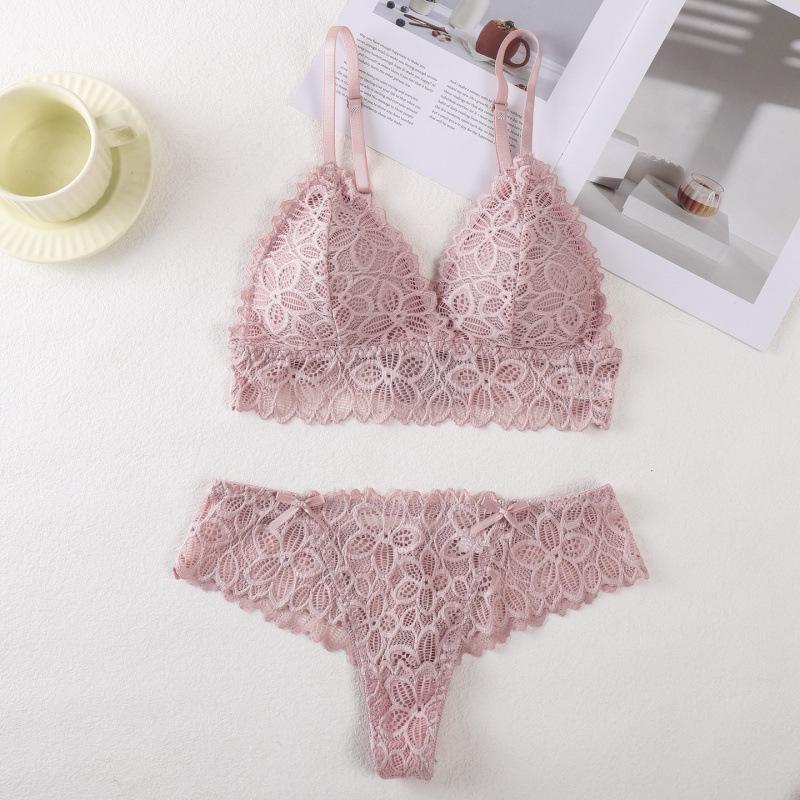 Elegante Set di Lingerie Sexy in Pizzo: Reggiseno a Triangolo & Slip
