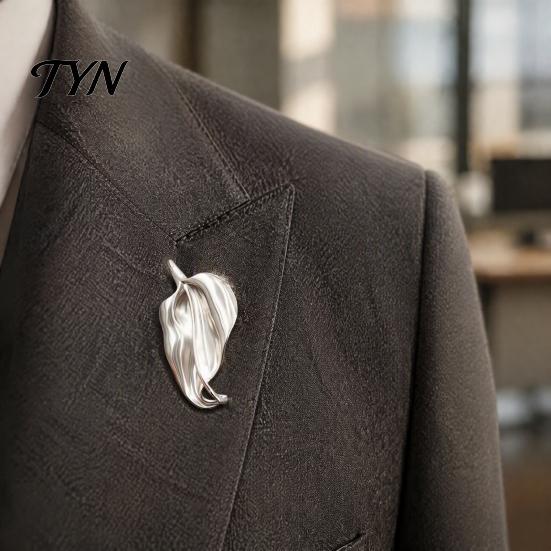 Women Minimalist Jewelry Irregular Leaf Alloy Brooch Pin, Silver Golden Plated Leaves Everyday Wear Lapel Clothing Accessory for Men Coats Decorative