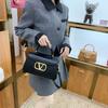 High-quality 2024 new women's handbag, small square bag, shoulder and crossbody bag, fashionable and versatile small square bag