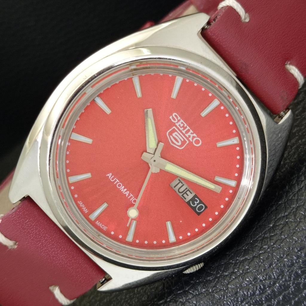 

Seiko 5 АВТОМАТИЧЕСКИЕ ВИНТАЖНЫЕ ЯПОНСКИЕ 7019A МУЖСКИЕ ЧАСЫ С КРАСНЫМ ЦИФЕРБЛАТОМ a701330-5 R206a-a701330