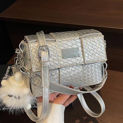 Trendy New Product Wholesale Niche Woven Pattern Personalized Portable Small Bag Women's Leisure Commuting Style Versatile Messenger Bag