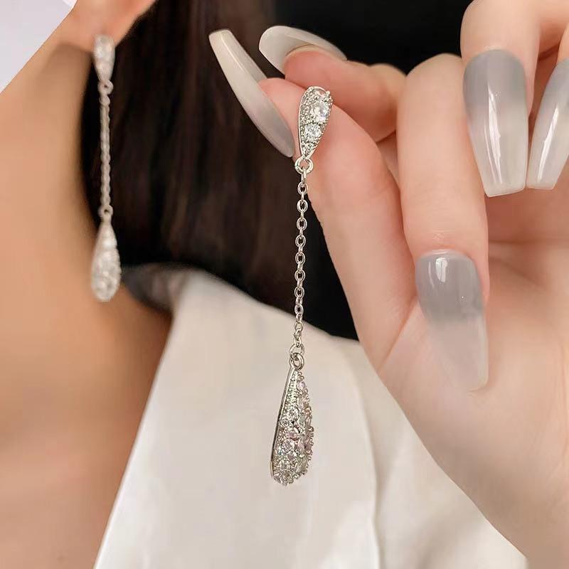 Tassel water droplets exquisite full diamond earrings super flash temperament long face thin earrings women's light luxury high-end earrings