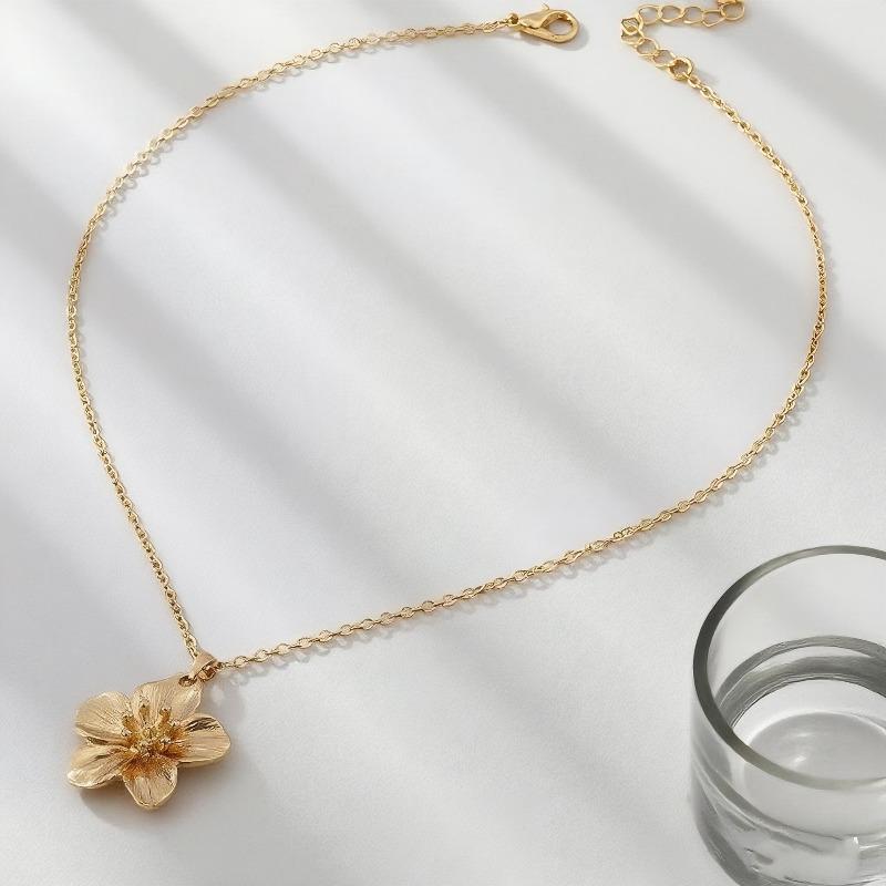 Golden Dopamine Flower Pendant Choker Necklace Elegant Bridal Wedding Gift for Women 2025 Trend Accessory Boho Style