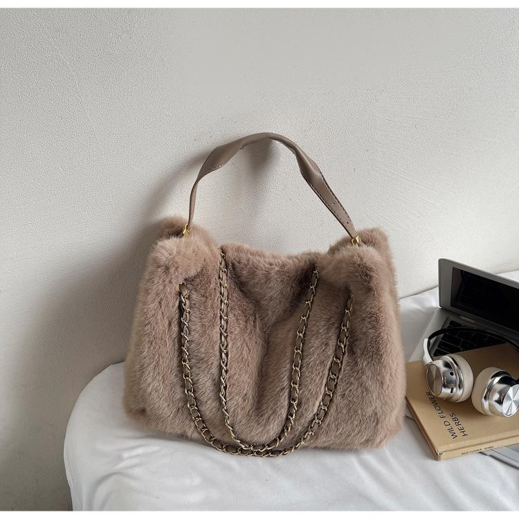 

Плюшевая сумка женская большой вместимости новая осенне-зимняя универсальная сумка-мессенджер на цепочке пушистая хаки