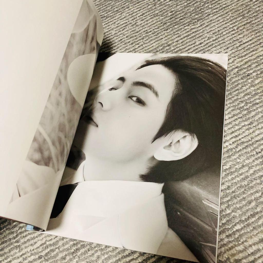 [USED] BTS Photobook Me, Myself, Taehyung V