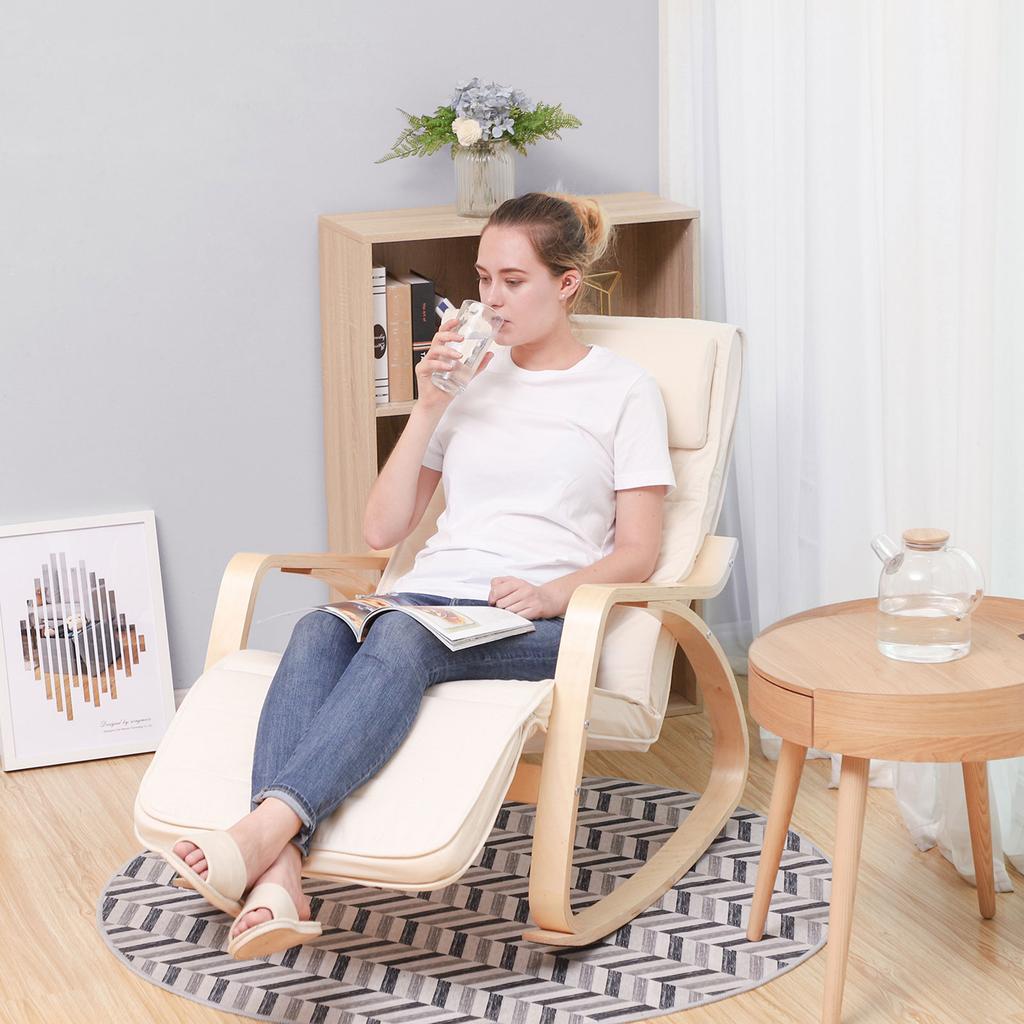 SONGMICS Lettino Prendisole Sedia a Dondolo Rilassante con Poggiapiedi Regolabile Carico Massimo: 150 kg Beige