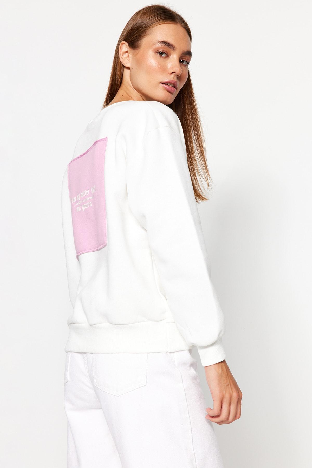 

Белый базовый вязаный свитшот с принтом спереди и сзади TWOAW21SW0150..