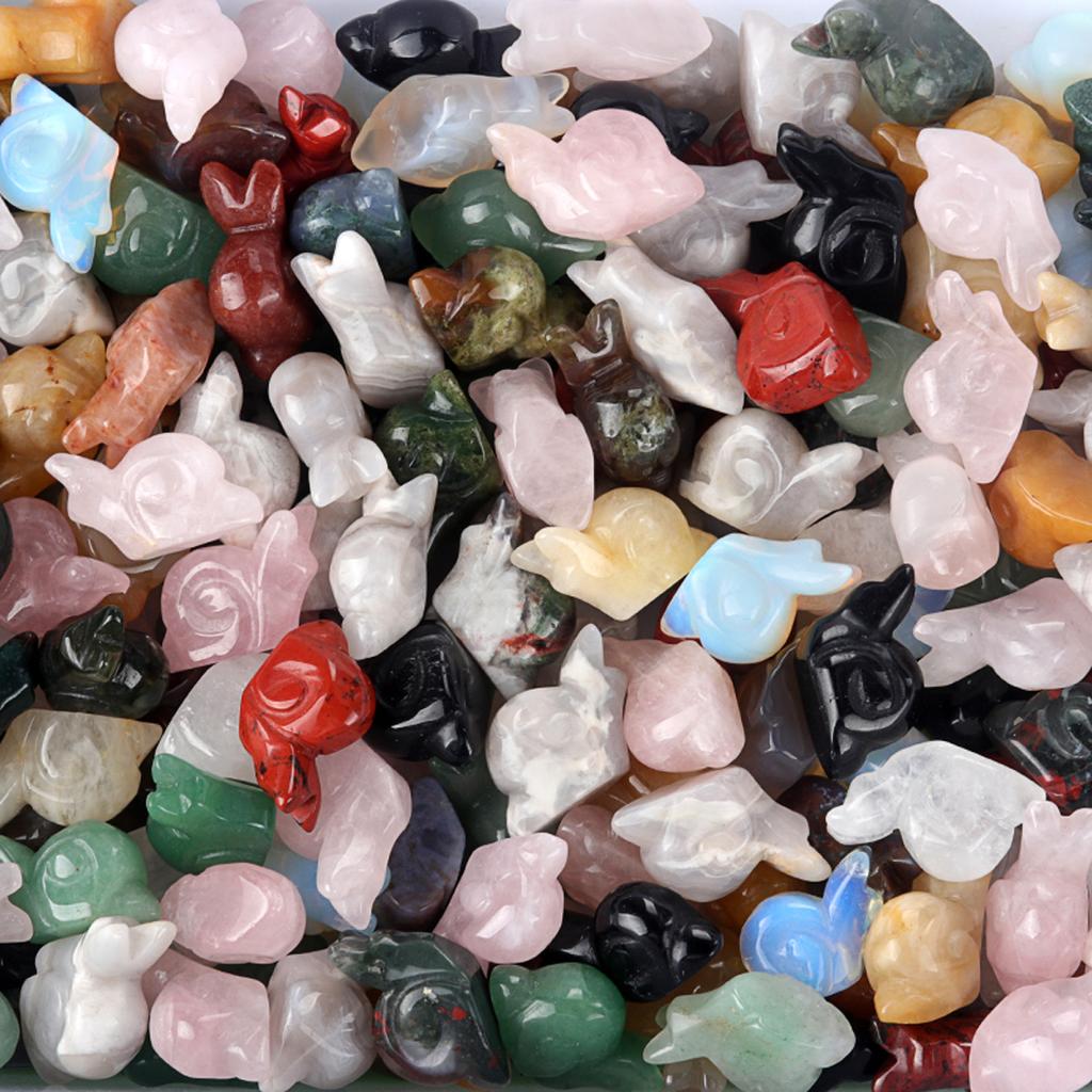 1ks kámen malá ozdoba z přírodního kamene vyřezávaná bytová dekorace ve tvaru šneka 24-28 mm