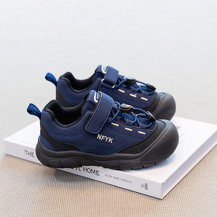 

Детская уличная обувь осень новая мальчики износостойкая спортивная обувь девочки дышащая функциональная обувь легкая нескользящая обувь для пешего туризма 33 yards inner length 20.8cm синий