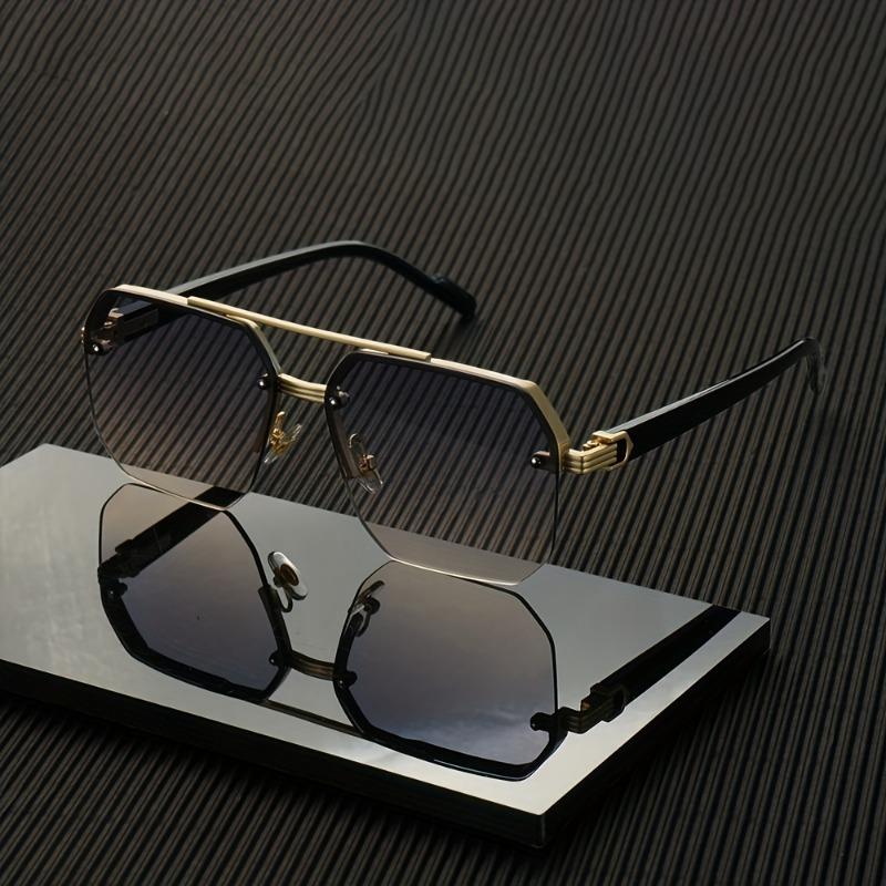 Unisex Retro Metal Frame Fashionable Glasses with Gradient Lenses