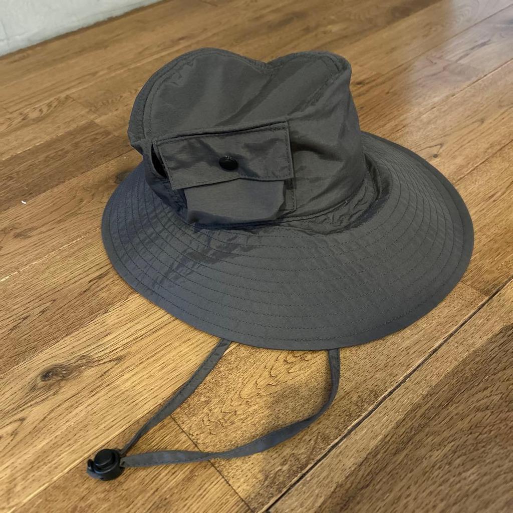 Used Price reduction! [New, unused] Kids Columbia Hat Gray