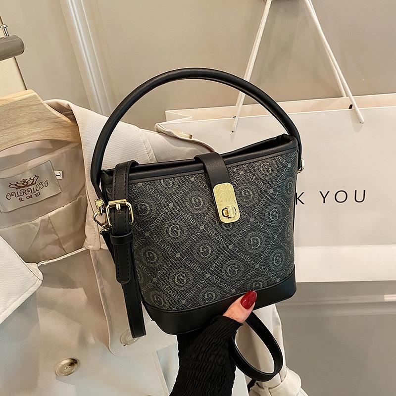 2023 New Printed Handbag Stylish Street Fashion Bucket Bag Pu Material Black G