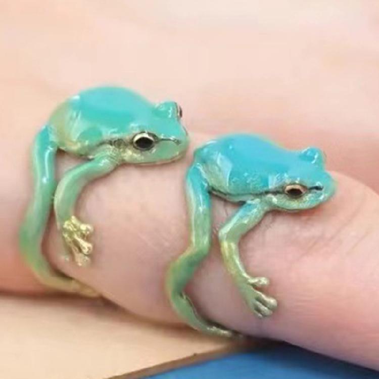 2Pcs Eye Catching Tree Frogs Ring Allergy Free Finger Ring Adjustable Size Ring Stylish Accessory for Men and Women
