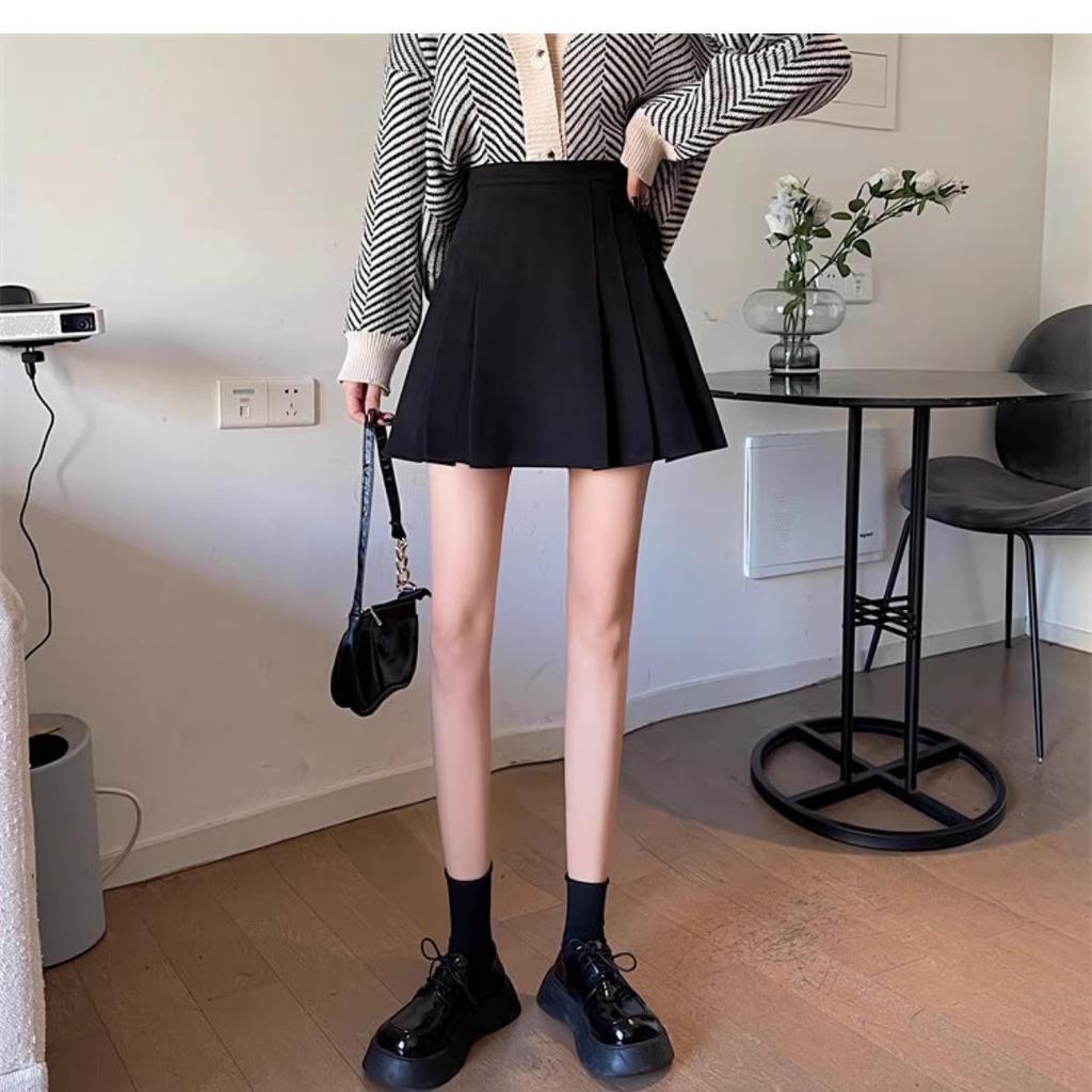 2024 Spring Women's Academy Style Black Sweater & High-Waisted A-Line Pleated Skirt