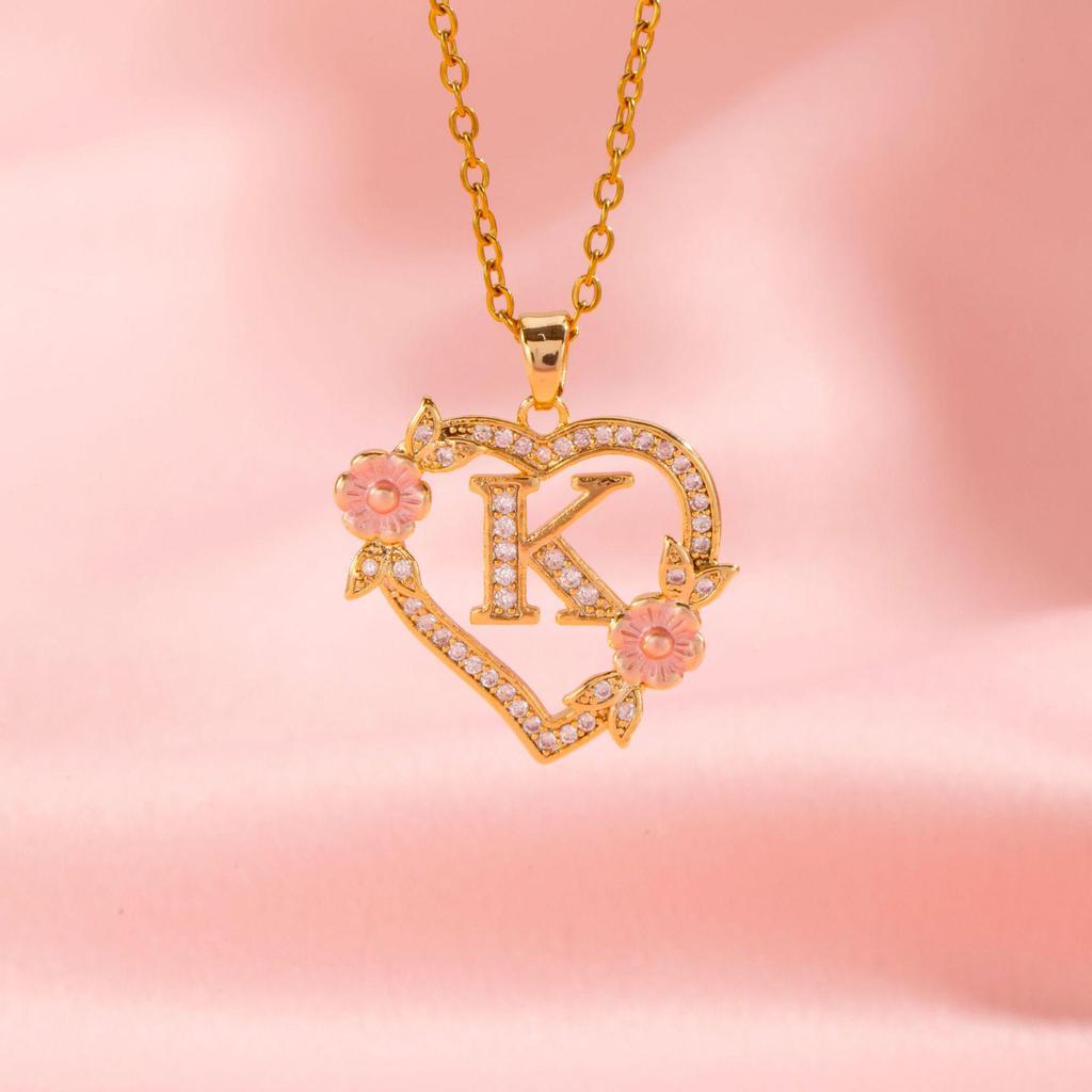 Trendy Luxury Heart and Flower Pendant Necklace for Women