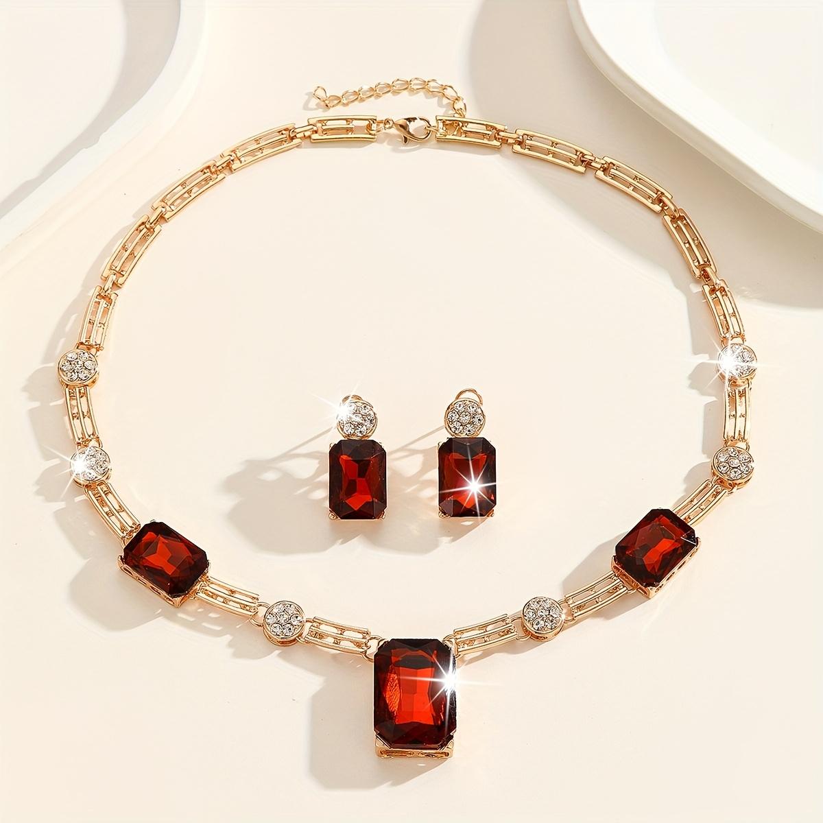 

Модные украшения для женщин золотой