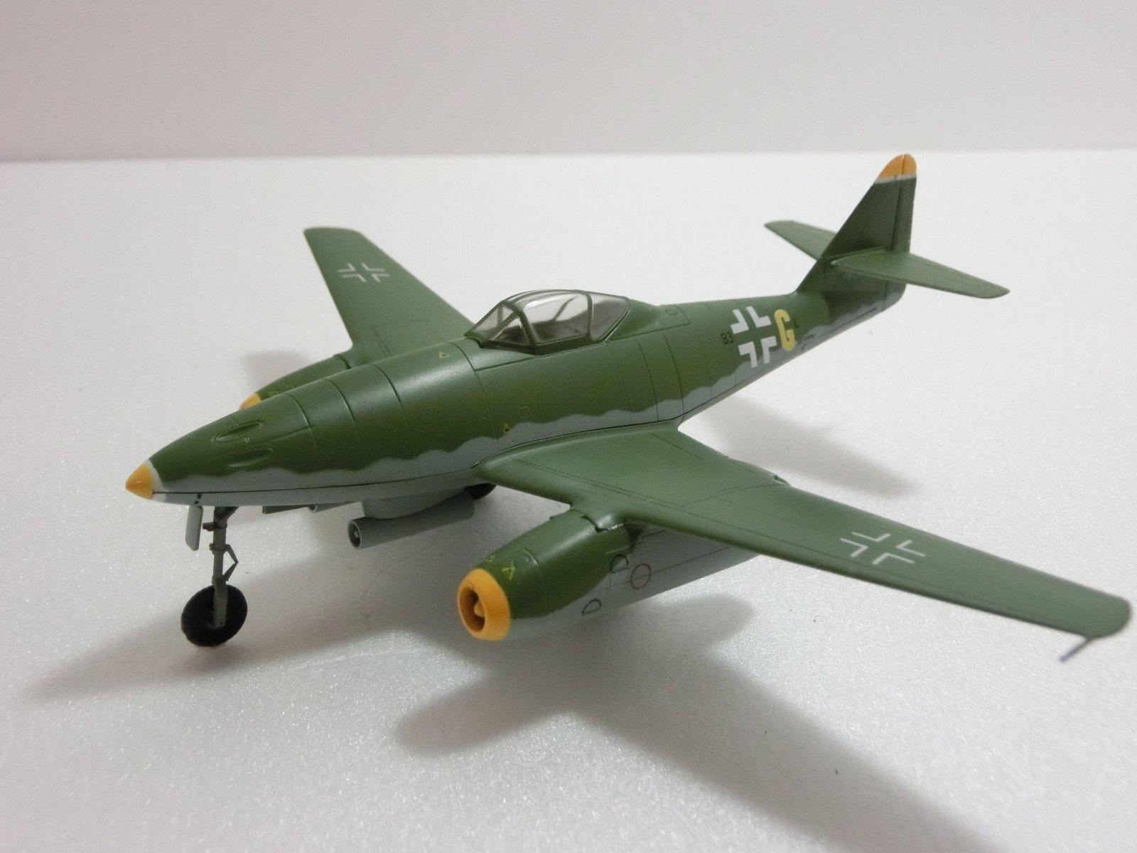 

Завершенный продукт 36409 Me262 Schwalbe Berlin Air Defense 1945 1/72 A-2a