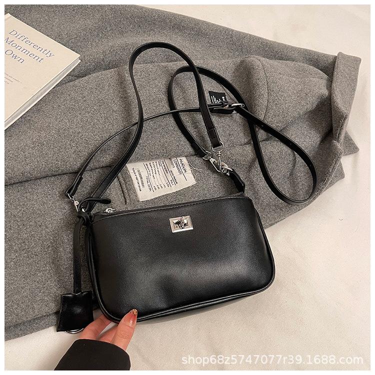 2025 New Underarm Bag Women's Sen Meng Trendy Messenger Bag Feeling Popular Shoulder Bag Super Fire Commuter Small Square Bag