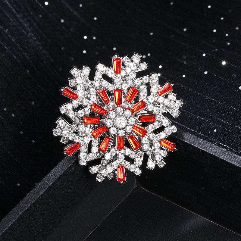 Rotatable Crystal Snowflake Brooch - Women's Elegant Corsage Accessory