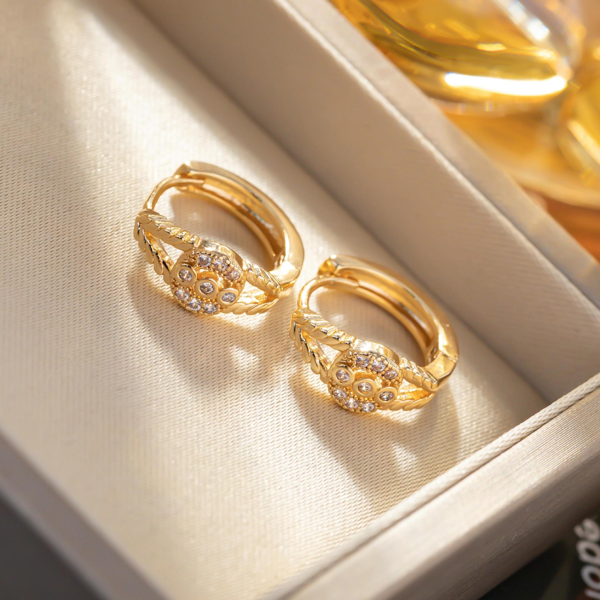 European  American Diamond-Studded Gold Hoop Ear Cuffs - Simple, Non-Fading, Small  Exquisite Design