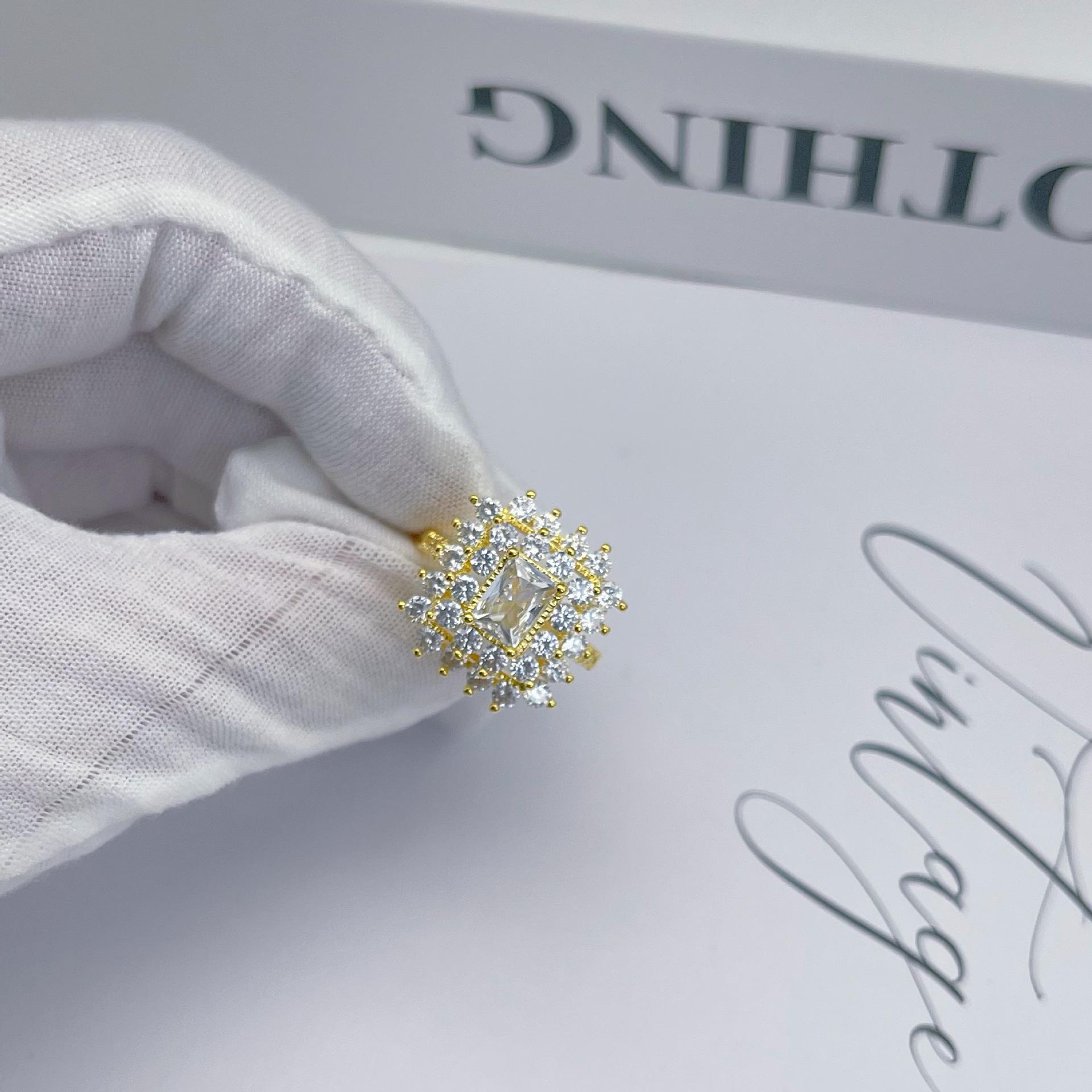 

Кольцо в европейском и американском стиле, покрытое 18-каратным золотом, с цирконом, ажурное, для женщин - Элегантный многослойный дизайн Size 7