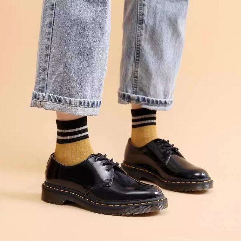 Autumn Low-top Three-hole Small Leather Shoes British Style Large Size Glossy Round Head Couple Tooling Shoes Versatile Models