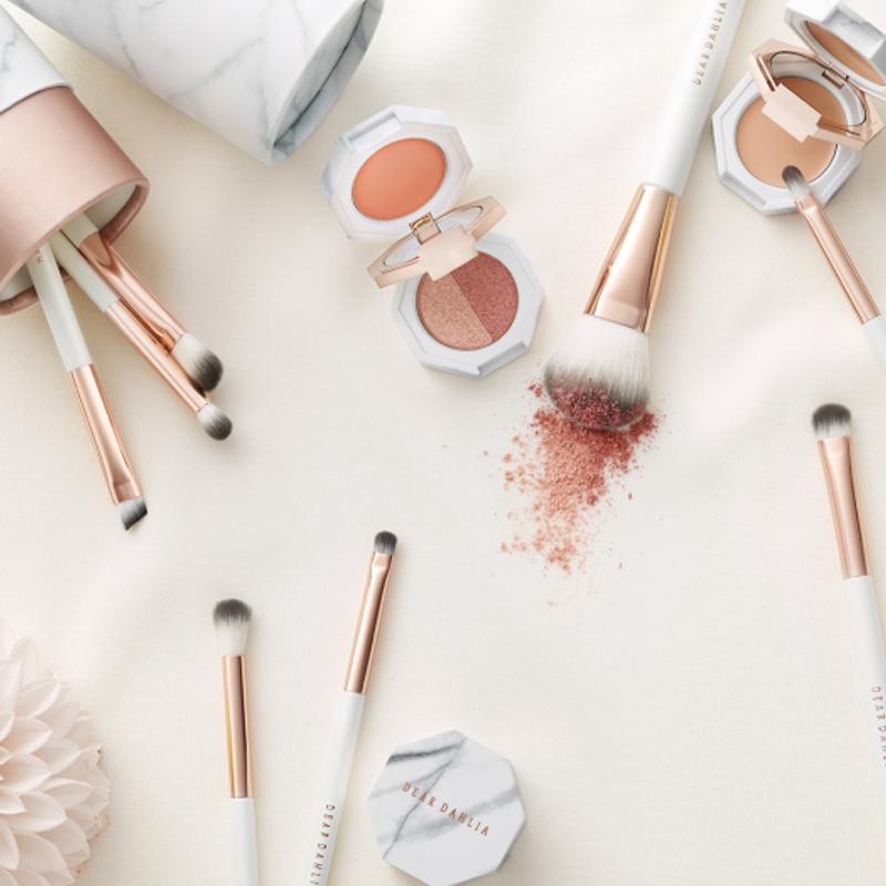 

Квітучий пензель #173 lip_concealer brush