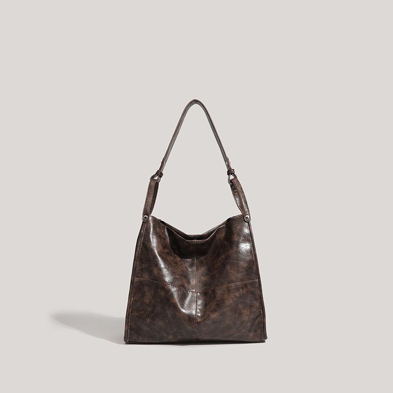 

Autumn and winter large-capacity high-quality textured messenger casual versatile commuter shoulder bag темно-коричневого