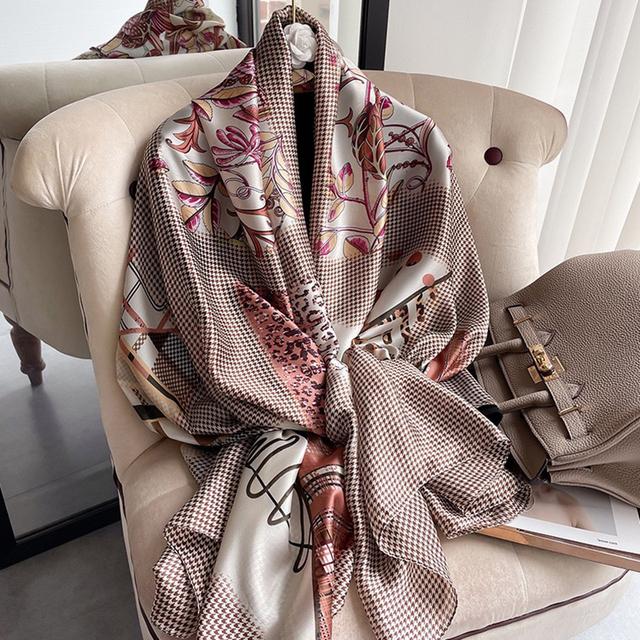 

Розкішний бренд осінь і зима для жінок, новий стиль, мода, відповідний колір, принт, шовковий шарф, жіноча популярна платок, пляжна шаль