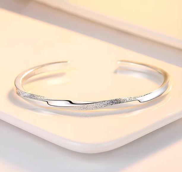 

Sterling Silver Mobius Nail Openwork Bracelet for Women - Korean Style, Light Luxury Fashion Jewelry. Sterling Silver 999.9