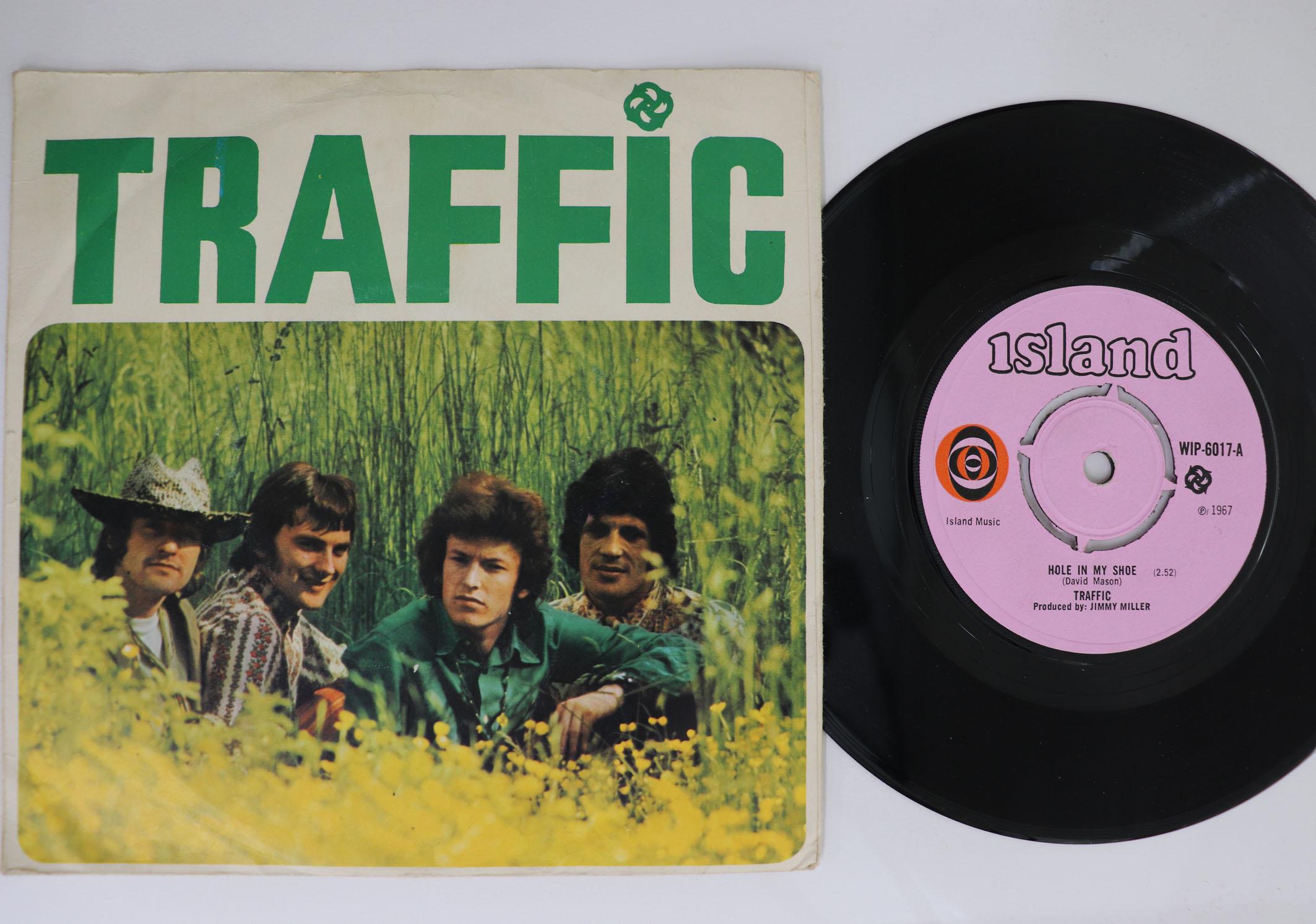 

7inch Record TRAFFIC - Hole In My Shoe / Smiling Phases WIP6017 ISLAND 1967 UK Rock Used