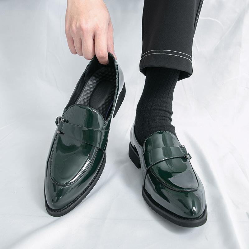 

Men s Large Size Glossy Patent Leather Loafers One Pedal Pointed Leather Shoes Men s Shoes Gold and White Leather Shoes 38-46 46 зелёный