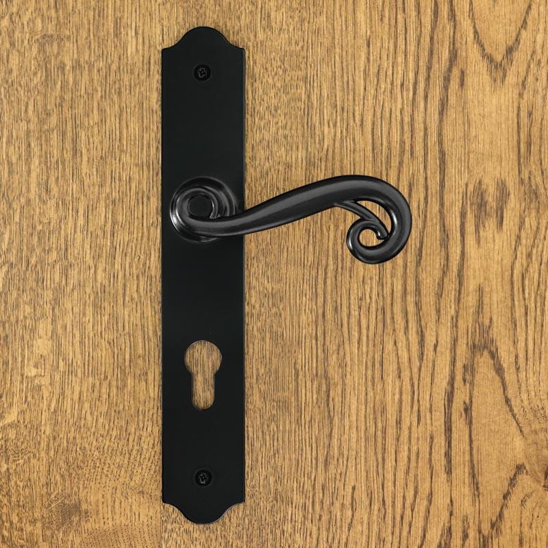 PRESTON door handle with plate for 72mm insert