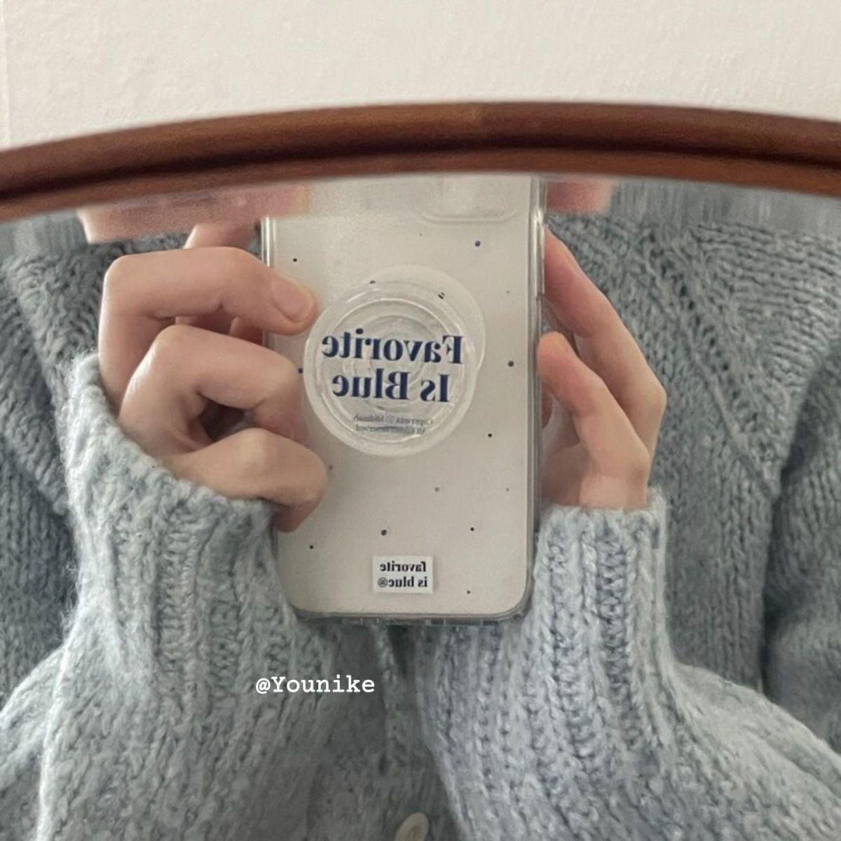 

Transparent Phone Holder with 3M Adhesive: Adjustable Stand for Hands-Free Viewing