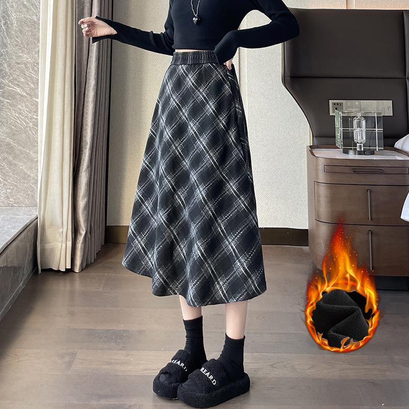 New Autumn/Winter Plus-Size Plaid Wool A-Line Midi Skirt for Women with Slimming Wide Hem