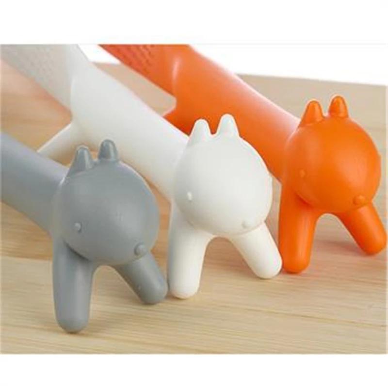3 Colors Squirrel Shaped Ladle Lovely Kitchen Supplie Non Stick Rice Paddle Meal Spoon Rice Spoon Cucharas De Cocina Camping