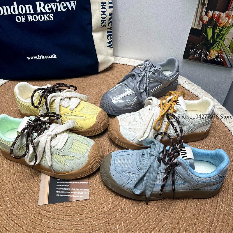Fashion New Women Sneakers Top Quality Fashion Women Flats Breathable Men Casual Shoes Lace Up Sports Running Shoes Vintage Shoes