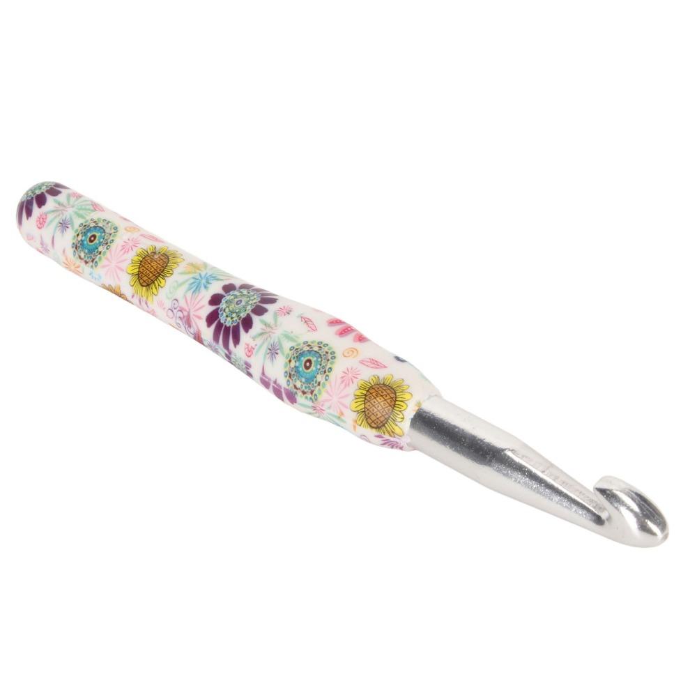 Flower Pattern Crochet Hook Ergonomic Handle Sewing Tools Knitting Needle For Crocheting Yarn