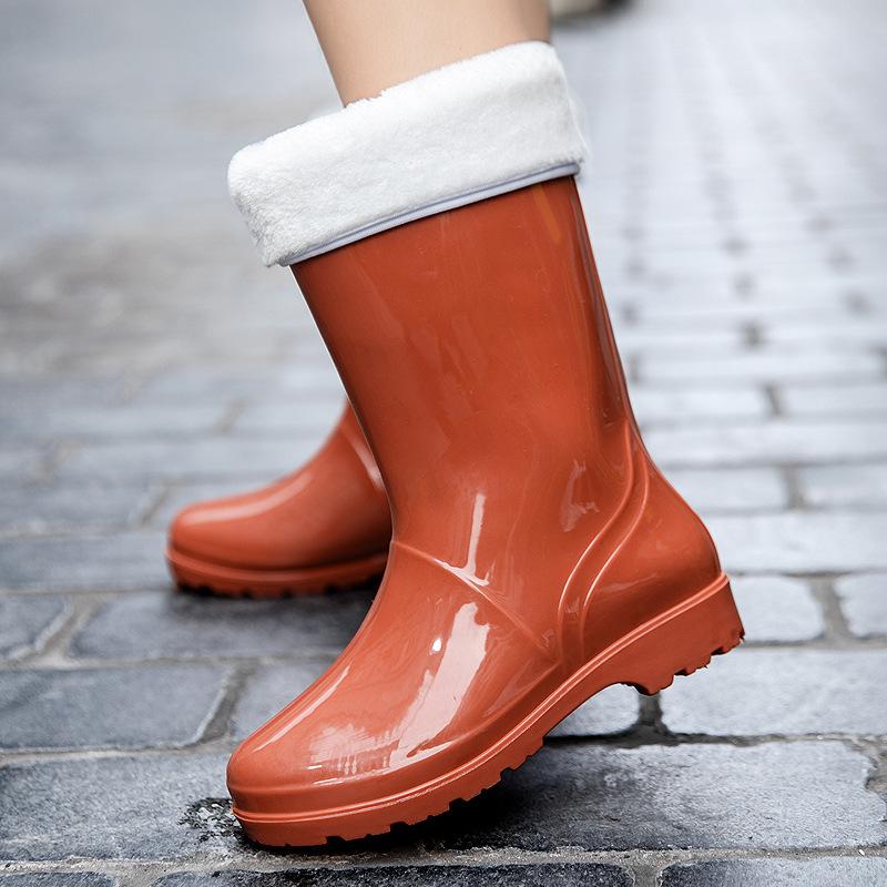 Medium tube four-season rain shoes women's warm special plastic shoes medium top non-slip water boots kitchen velvet rain boots work rubber shoes