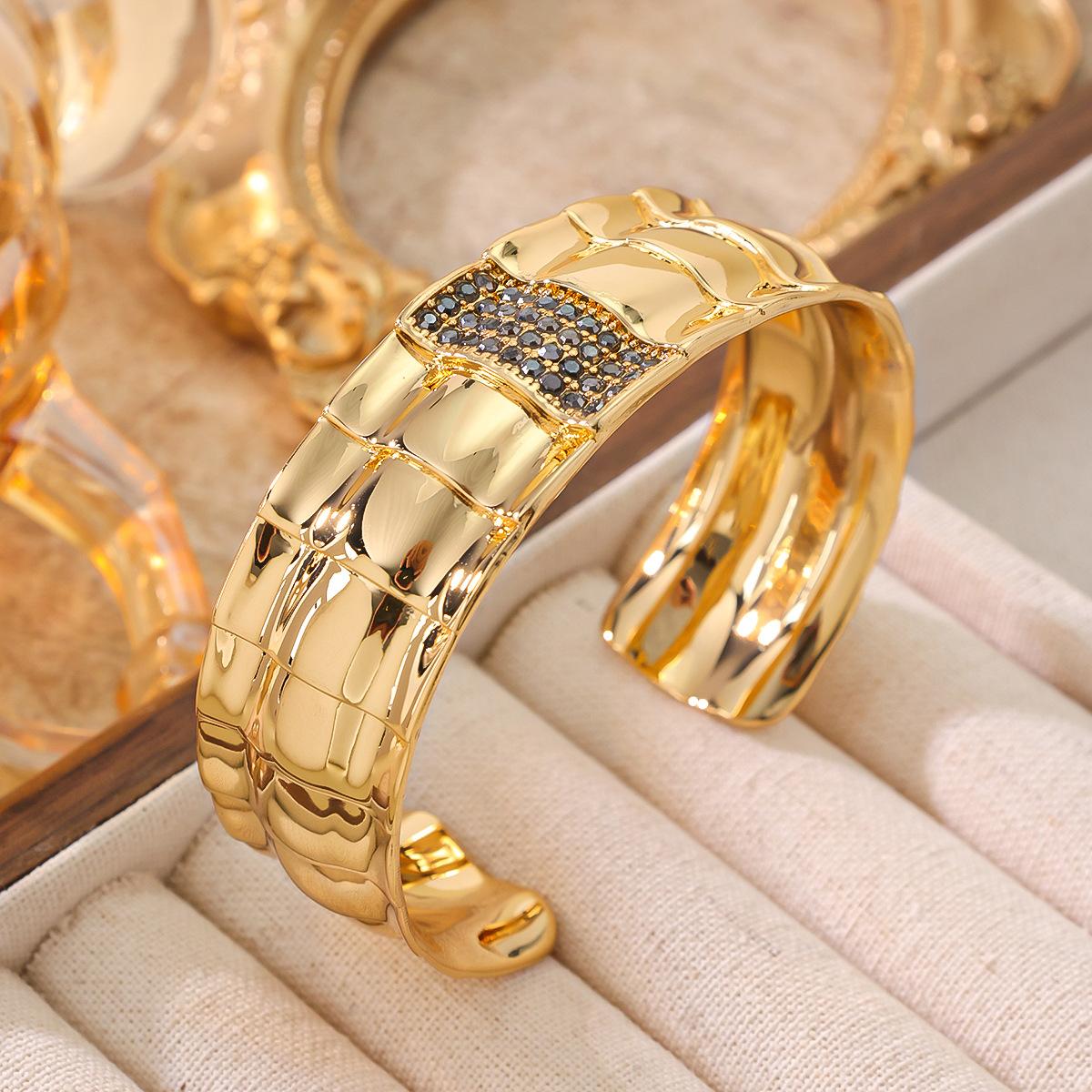 

Vintage Niche Jewelry With Simple Elegant Beautiful Texture Inlaid Bracelet
