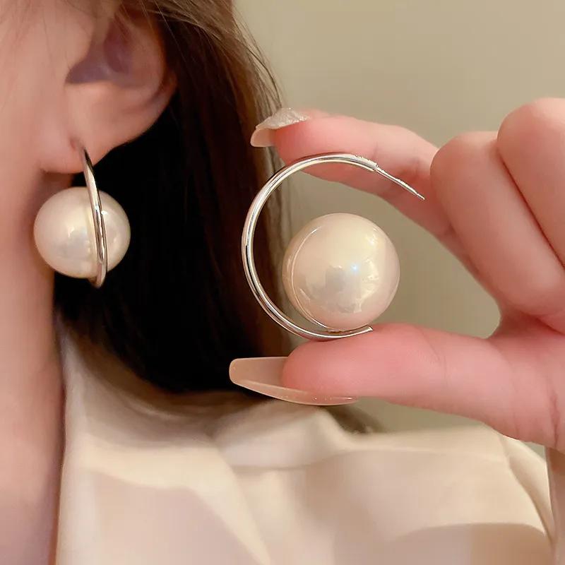 

Fashion Design Large Round Imitation Pearl Earrings For Women Hoop Earring Elegant Daily Jewelry Pendant Gift One Size срібний
