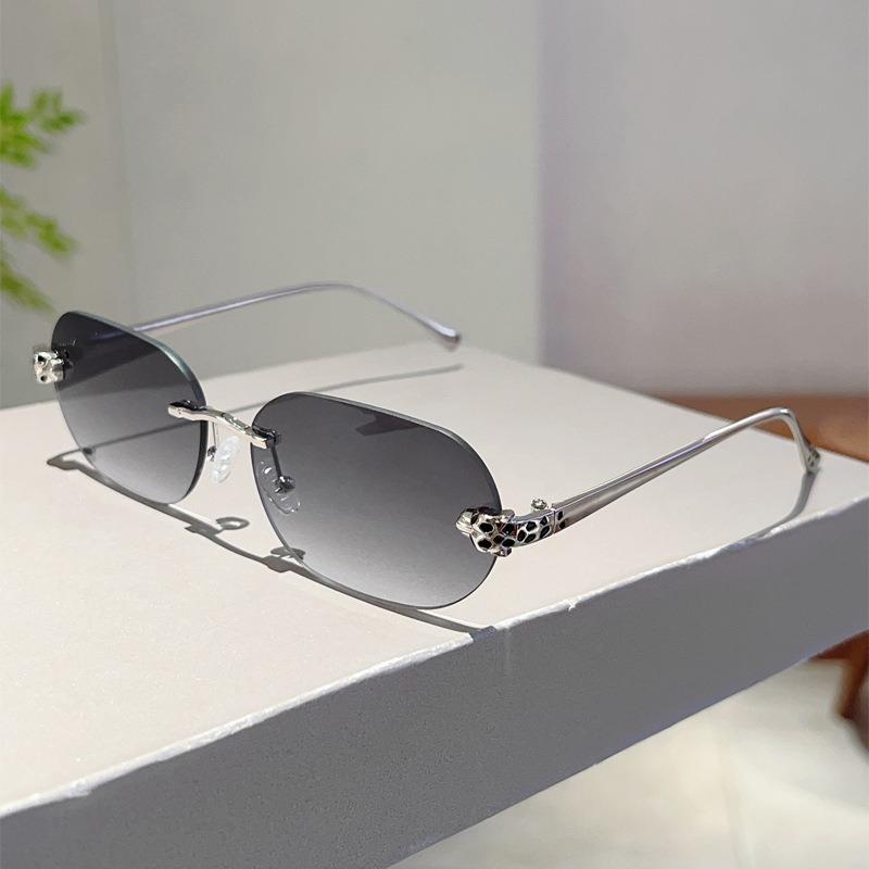 Rimless Oval Sunglasses Men New Fashion Vintage Gradient Casual Shades Women Trendy Luxury Brand Design Decor Sun Glasses