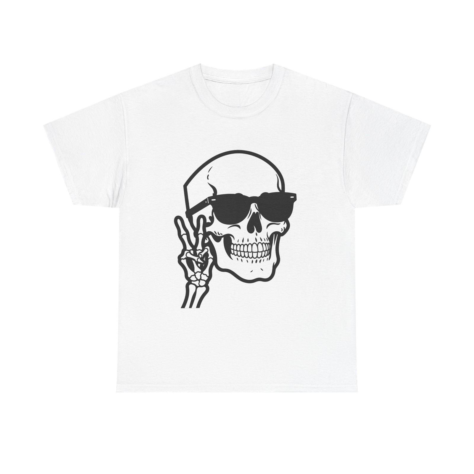 Grinning Skull Wearing Sunglasses and Throwing Peace Sign Tee S разноцветный